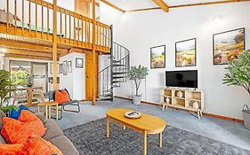 8 Cottesloe Steps To Beach - Sleeps 3